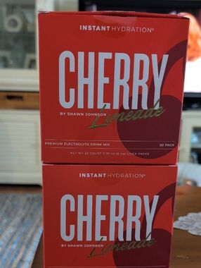 2 Boxes Of Instant Hydration From Shawn Johnson